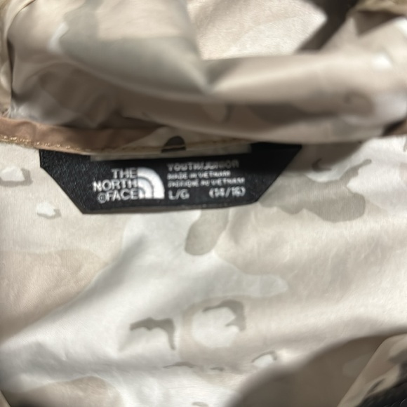 The North Face Lightweight Wind Beaker - Picture 3 of 4